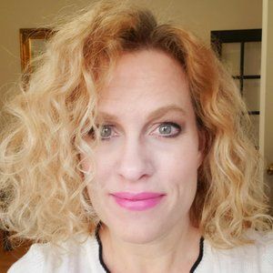 Meet your Posher, Dionne